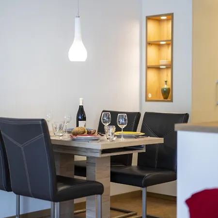 Chasa Tulai F83 * סקואול